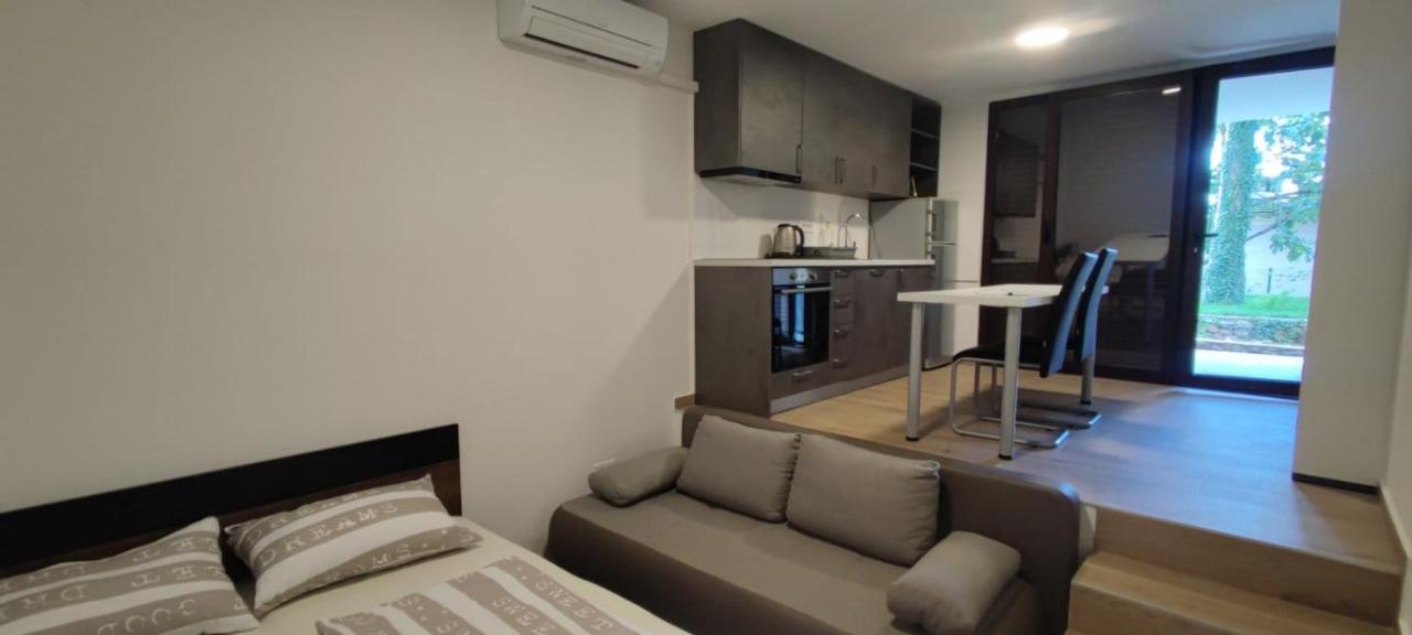 Studio Malinska, 30M From The Beach Εξωτερικό φωτογραφία